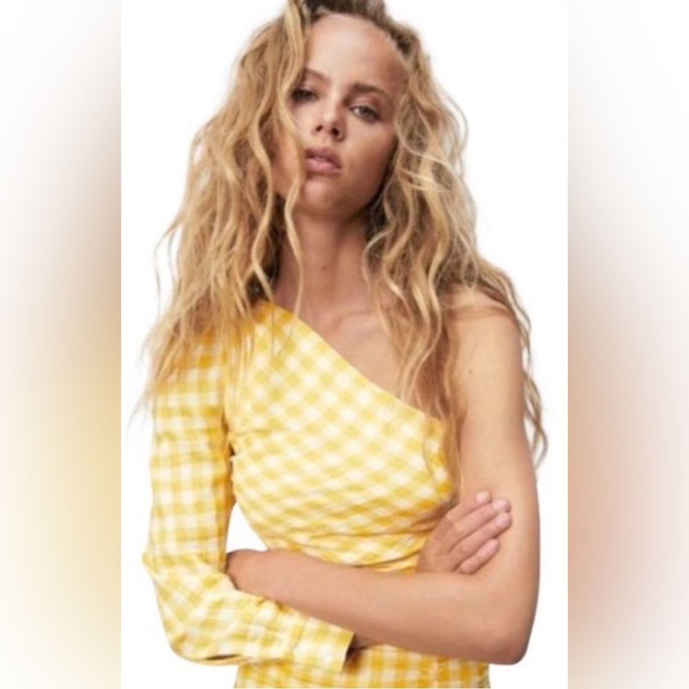 Zara yellow gingham plaid bloogers favorite crop off one shoulder blouse Size S